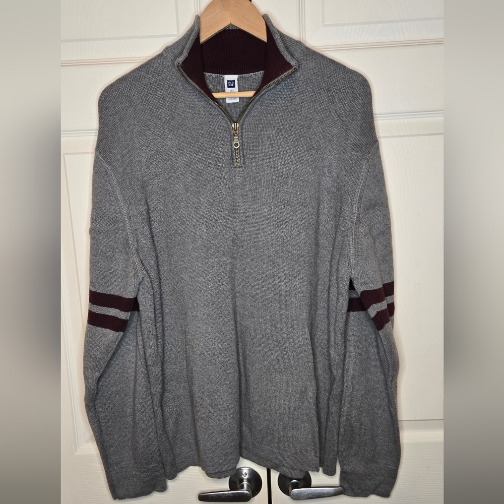 Vintage GAP Men’s Quarter-Zip Sweater – Gray with Burgundy Stripes – XL